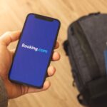 Booking Holdings stock crashes as a H&S pattern forms: buy the dip?