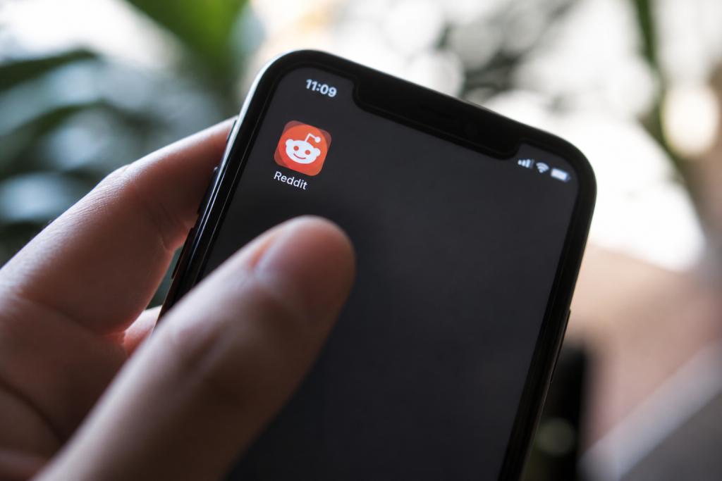 Reddit stock jumps 12%: can AI-driven ads spark stock revival?