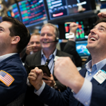JEPI ETF stock is falling as the S&P 500 soars: is the 8% yield an illusion?